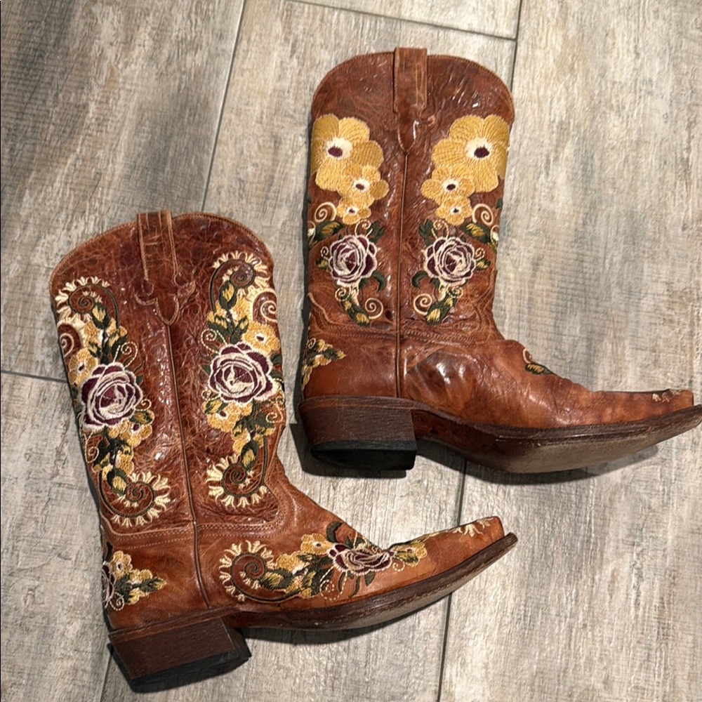 Macie Bean cowboy boots